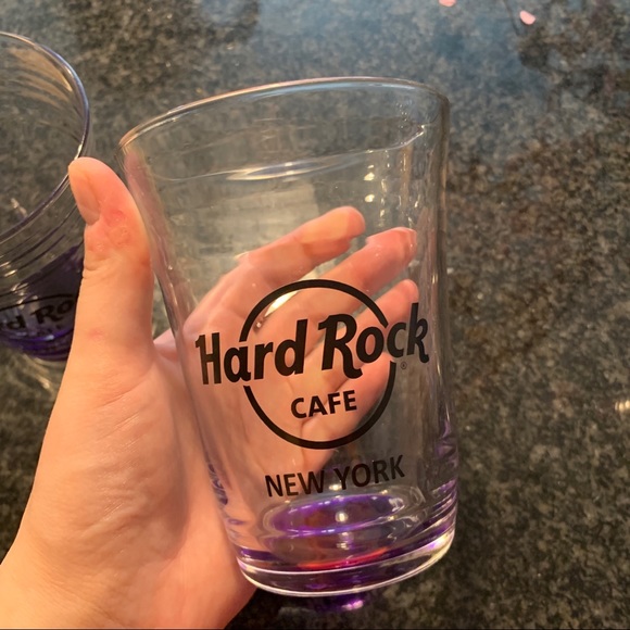 One Purple New York Hard Rock Cafe Glass - Picture 1 of 8